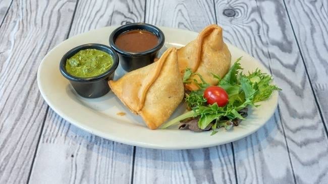 Vegetable Samosa ( 3 pcs ).